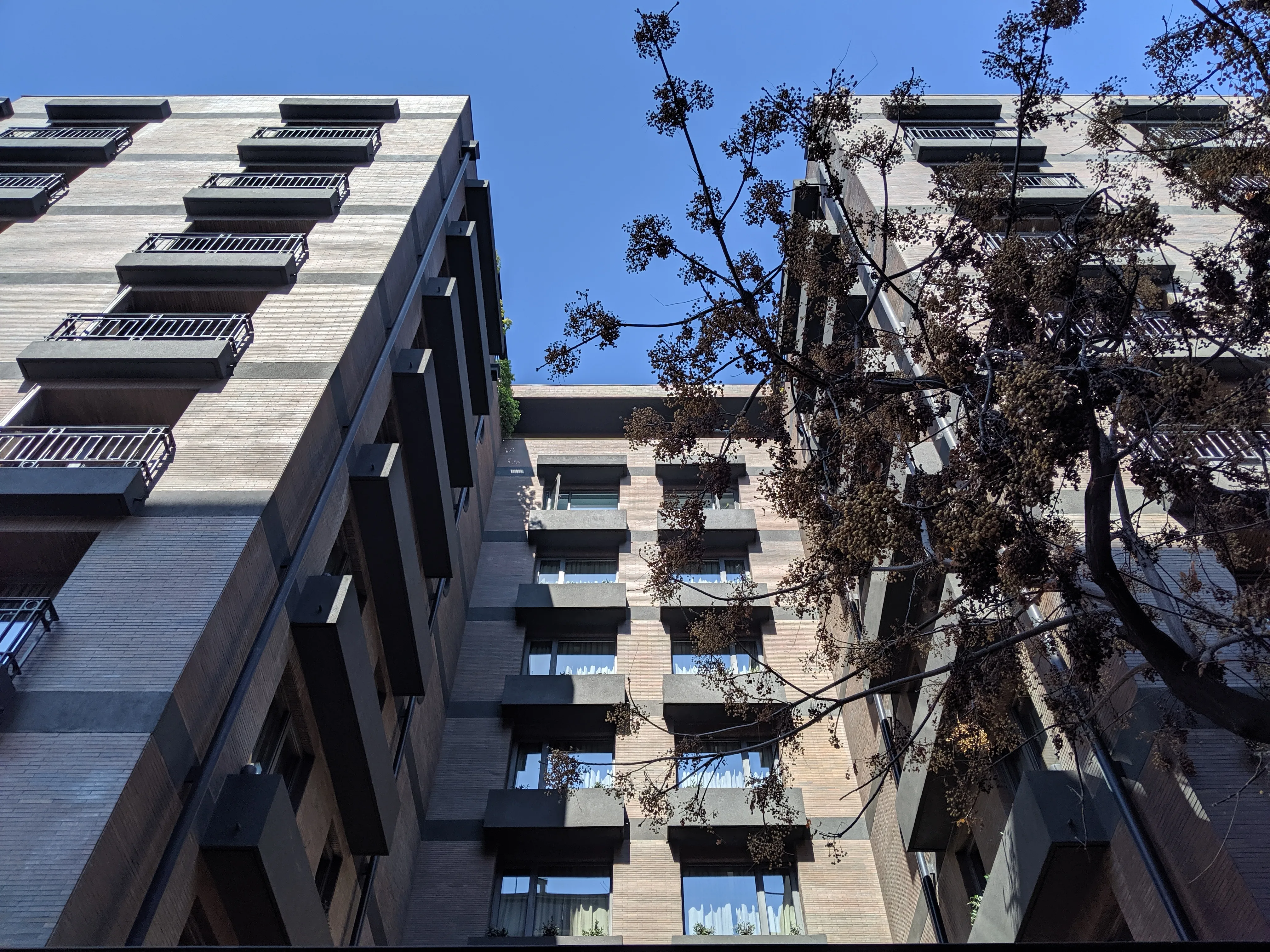 apartment building.ZJVi5Gms.jpg