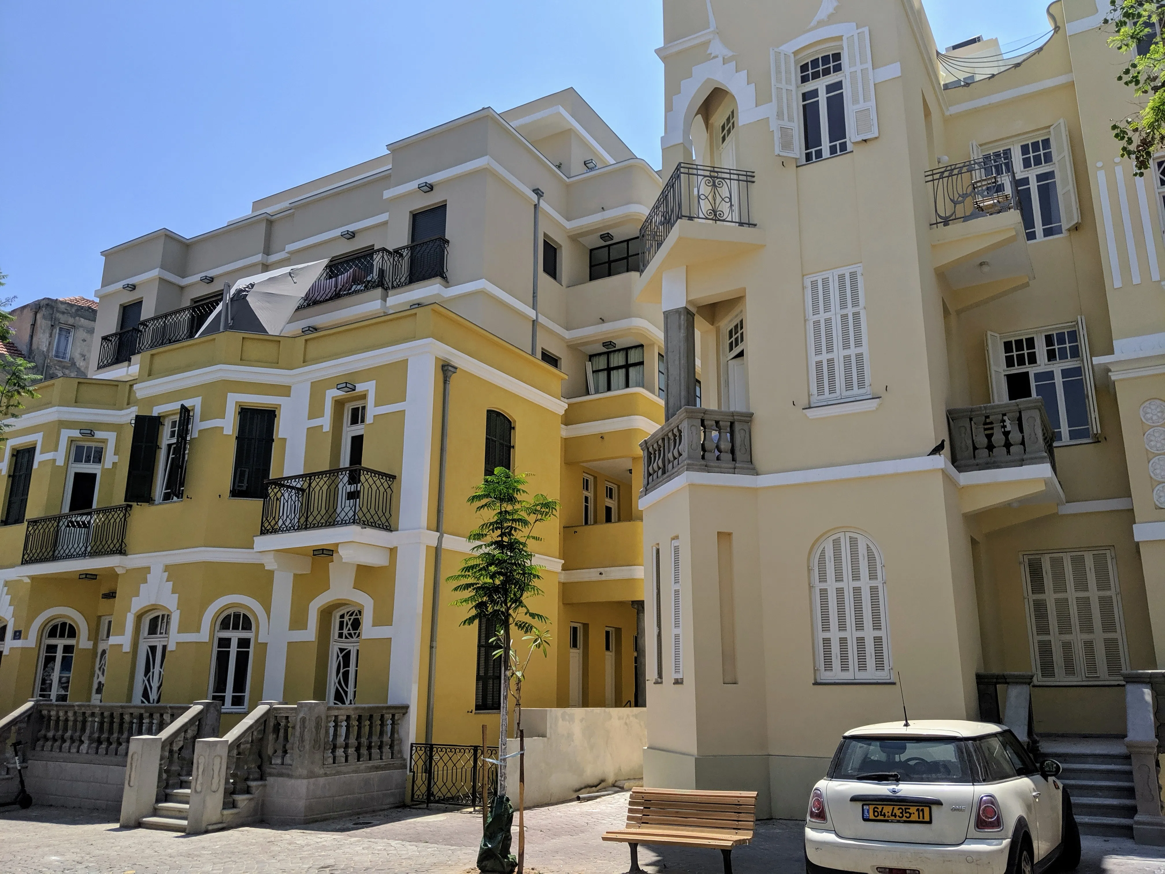 buildings yellow.NkjQCh0P.jpg