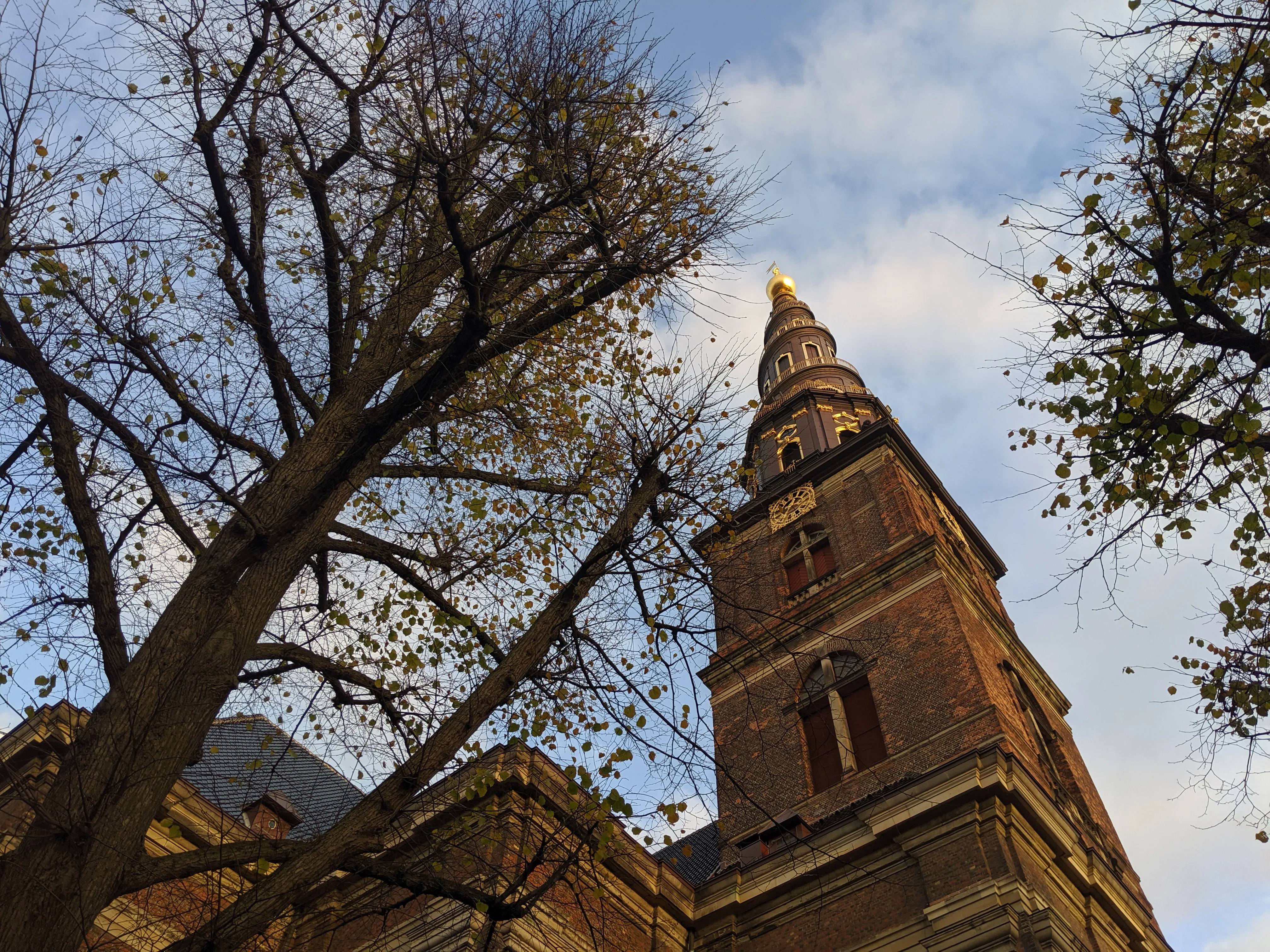 church savior from below.DjM9rxDI.jpg