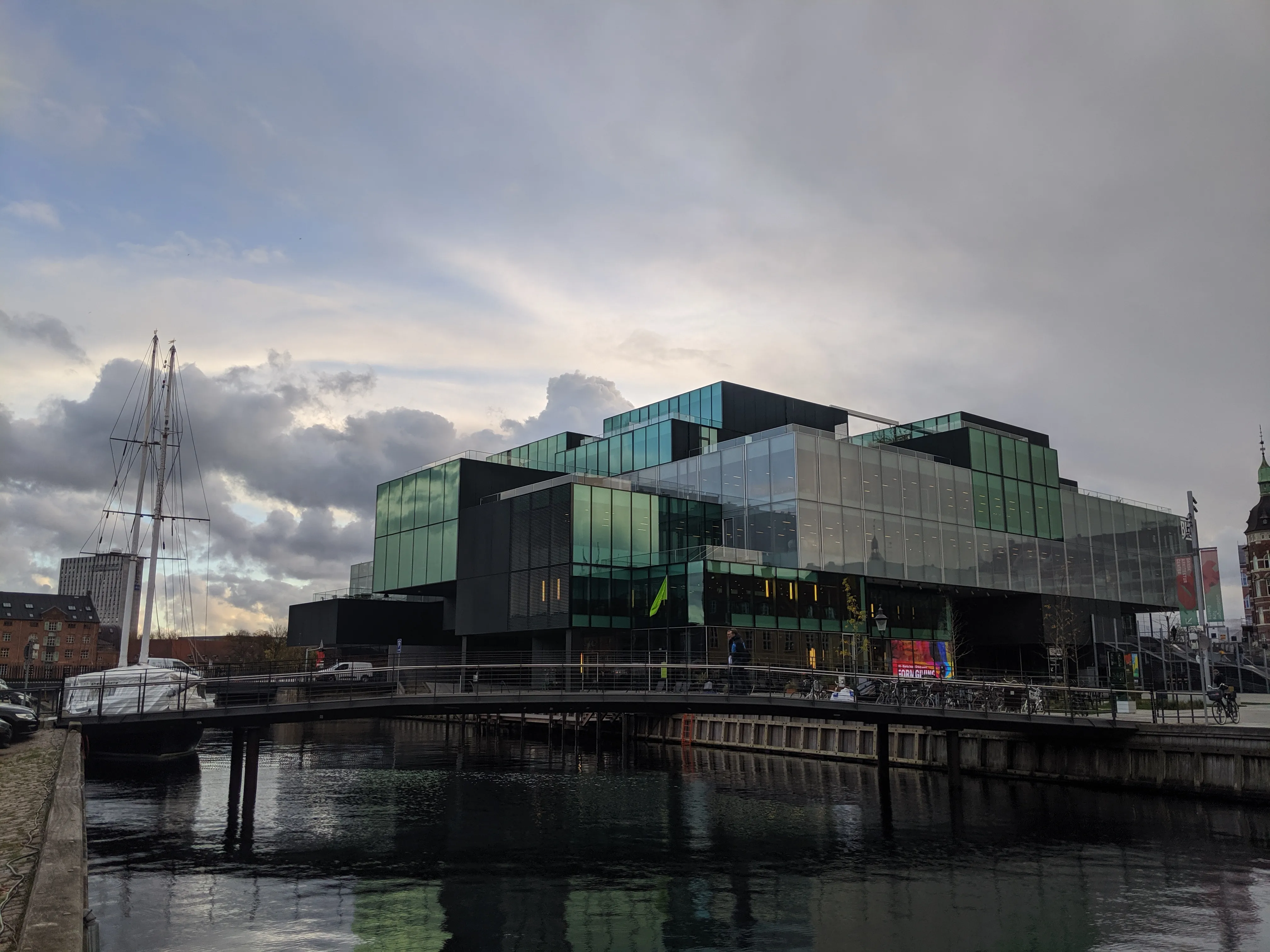 dac exterior.D3bO2WJ6.jpg