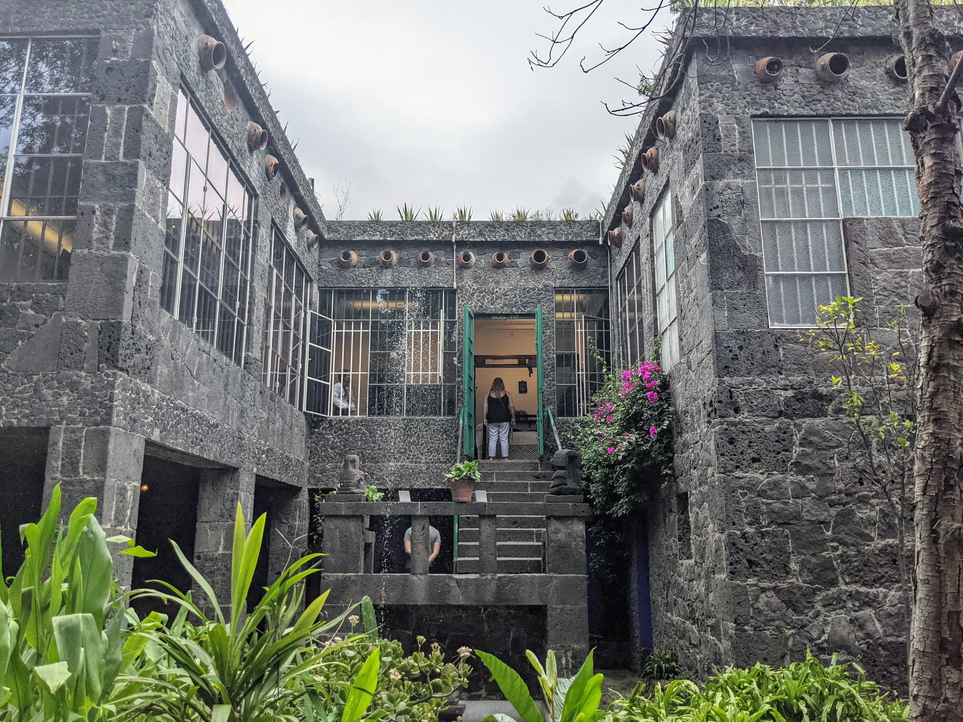 frida kahlo steps.BtGG wd0.jpg