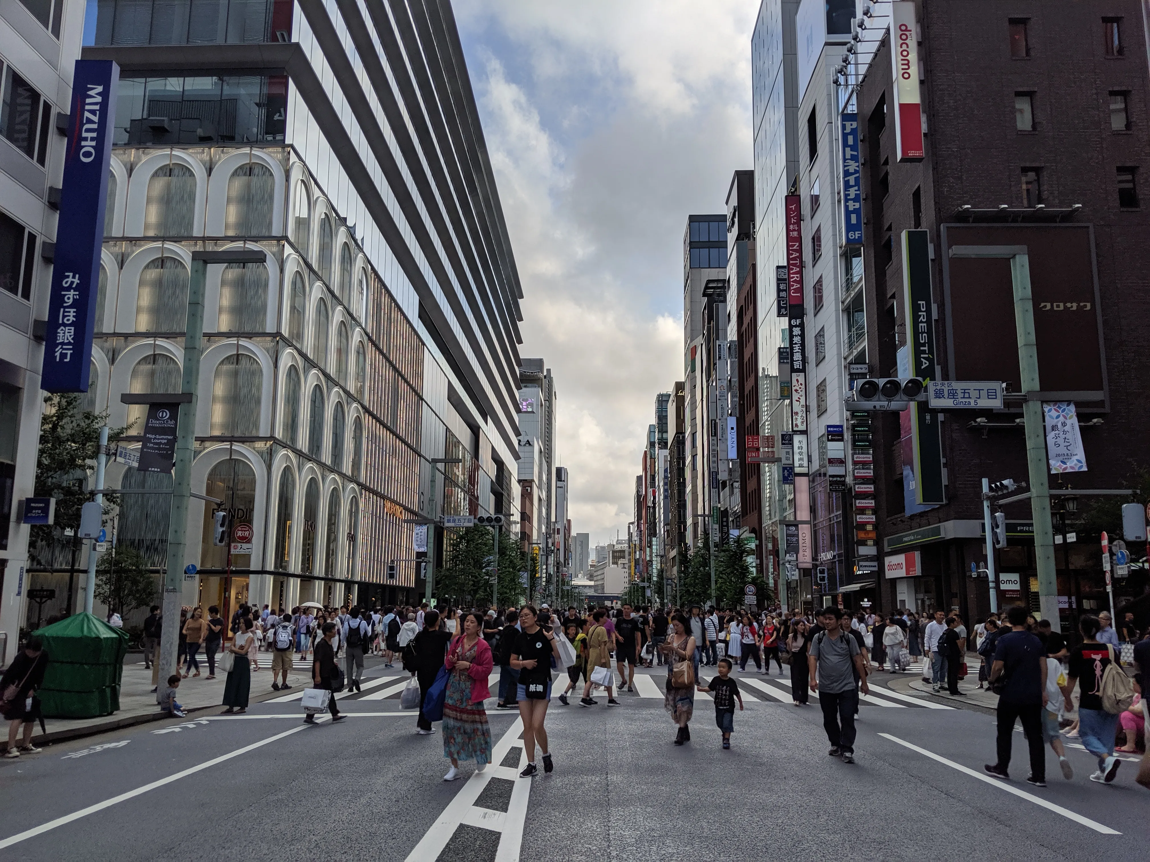 ginza street.CSuazM6l.jpg