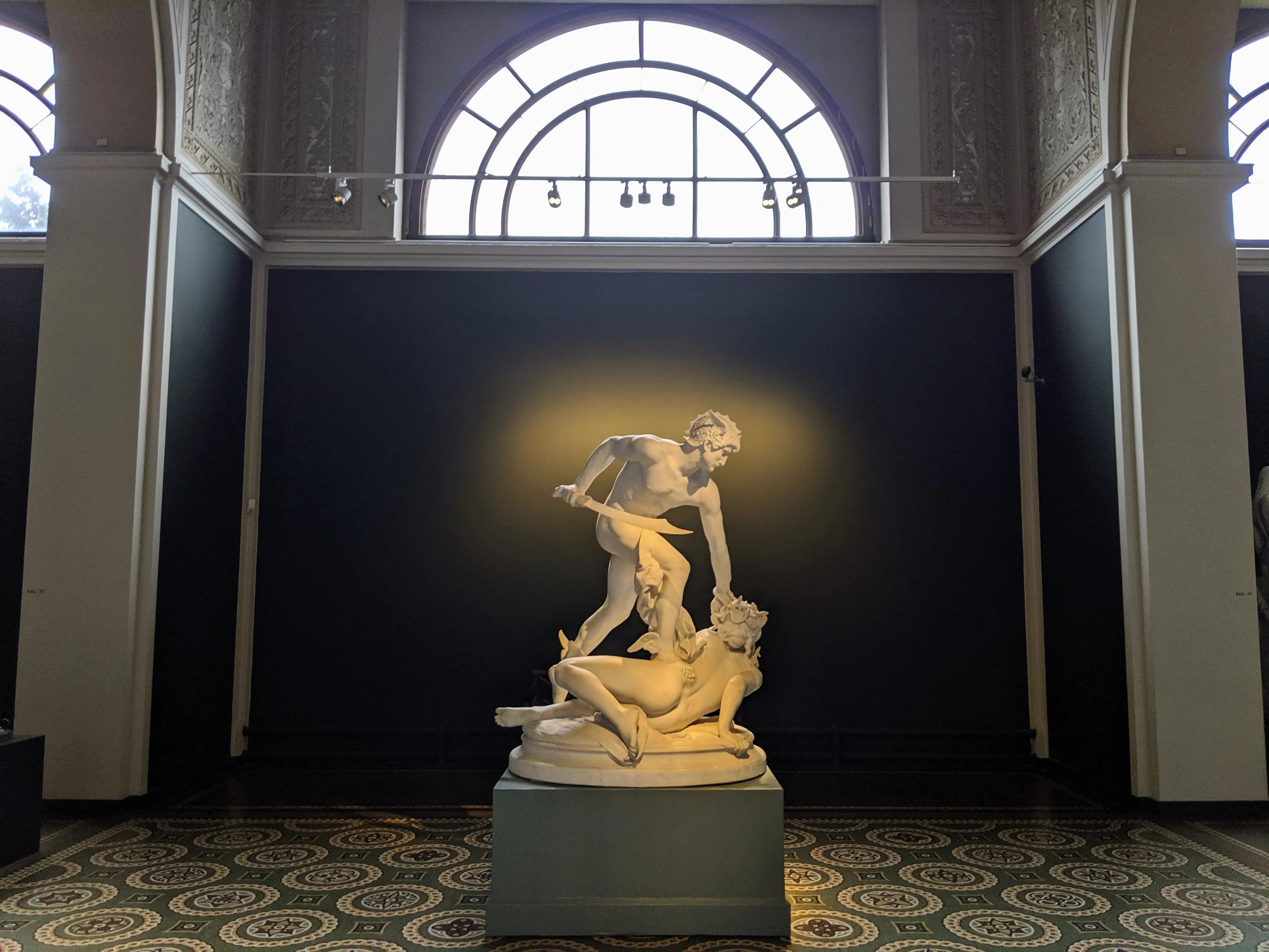 glyptotek man with sword.C1g S6SU.jpg