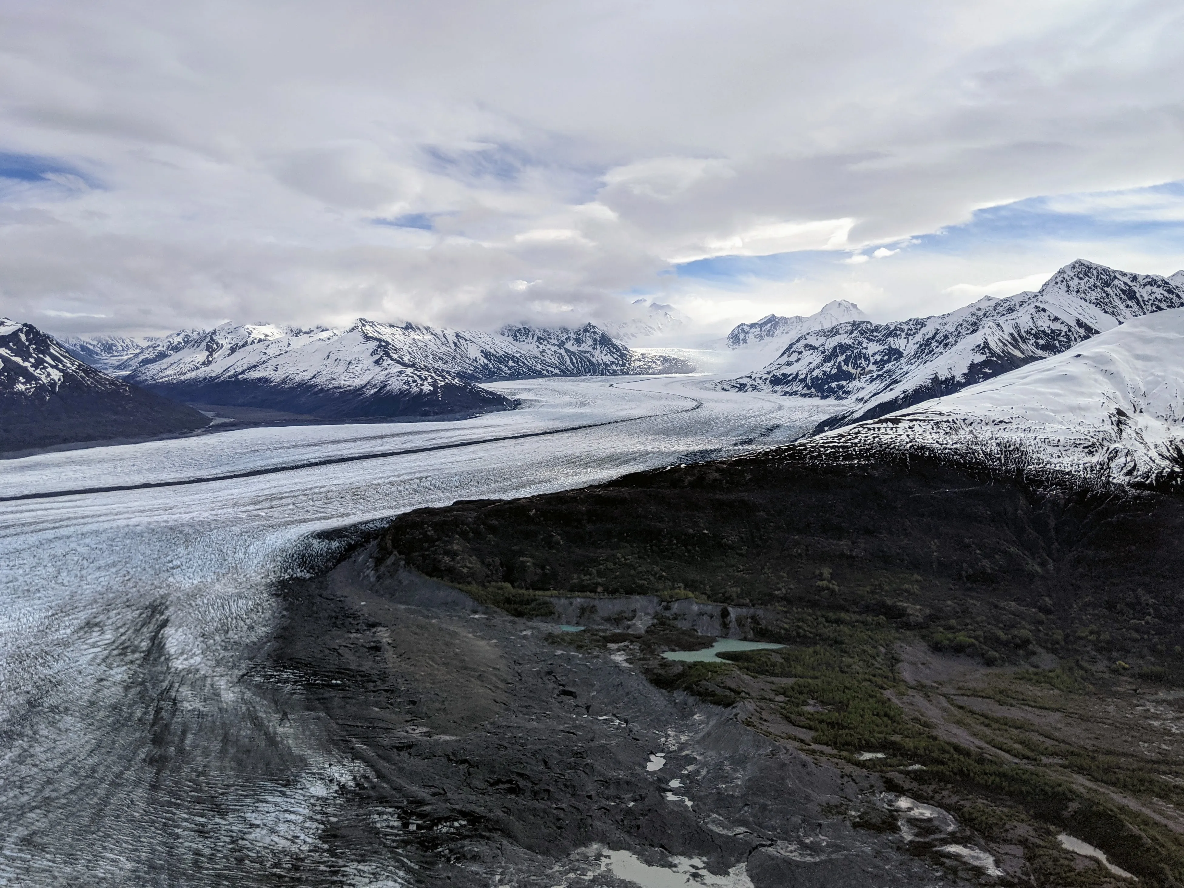 helicopter glacier side.CeDR9tNQ.jpg