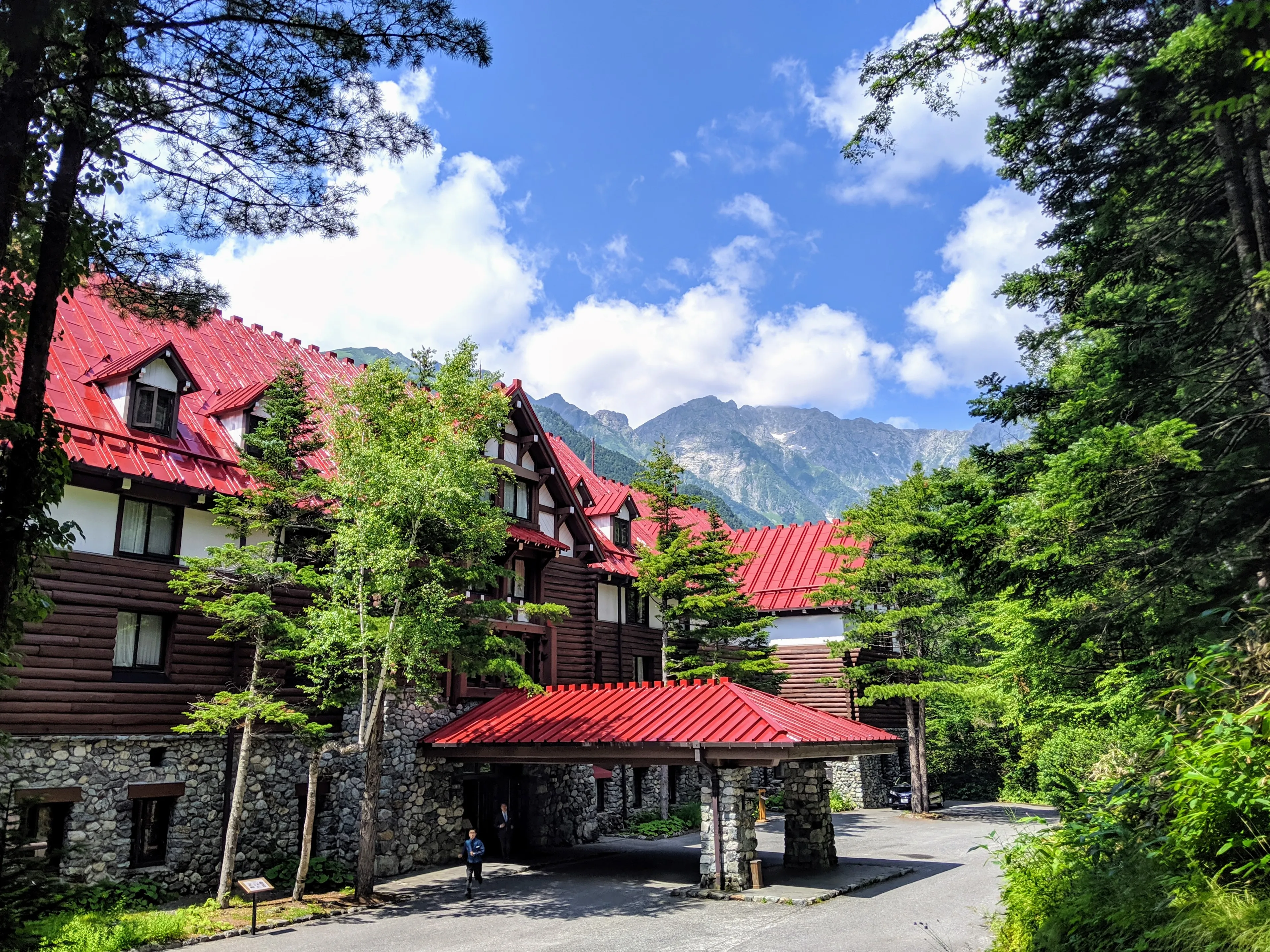 hotel exterior.2tNQZTaO.jpg