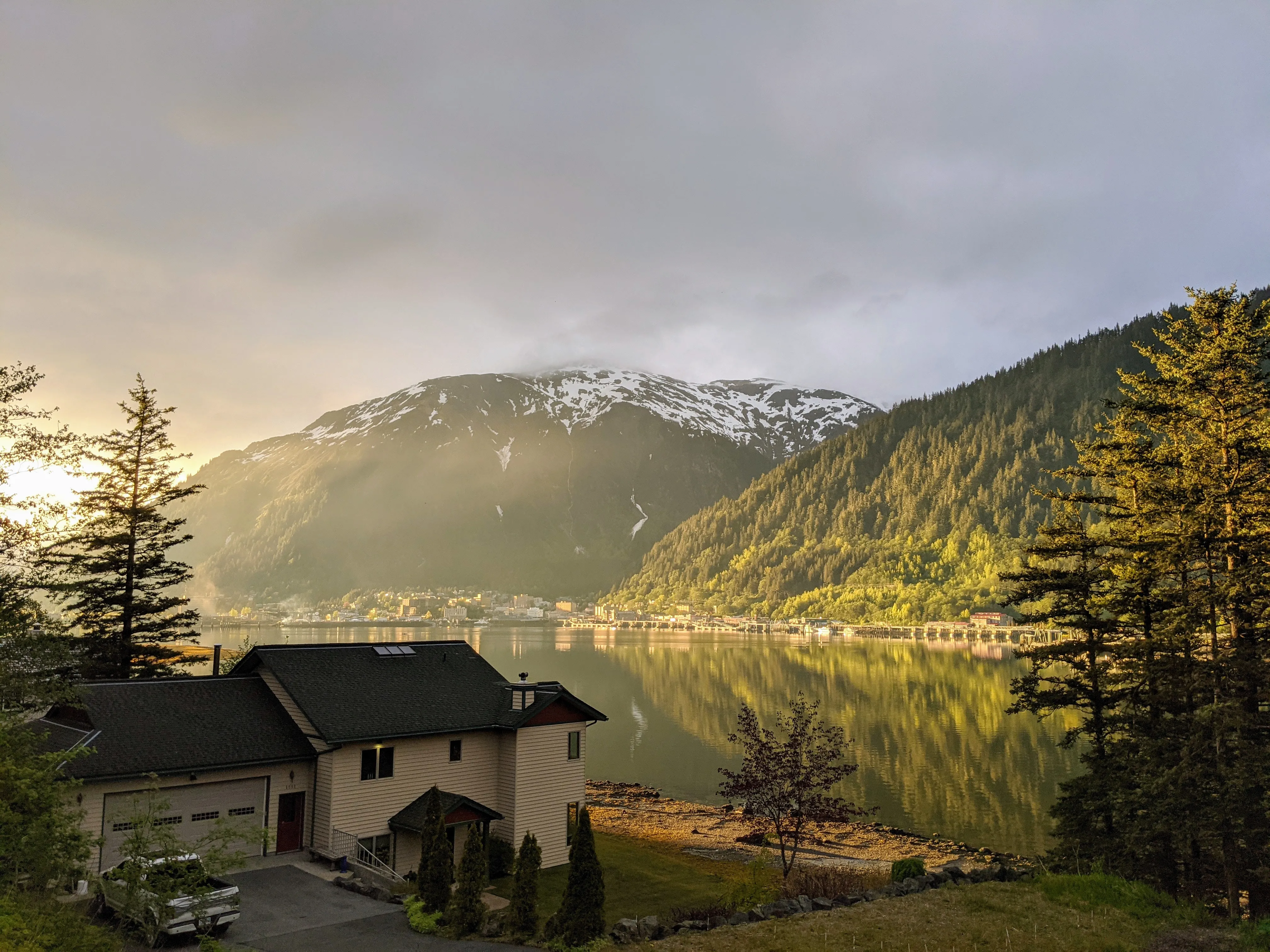 juneau morning light.CSccmnvS.jpg