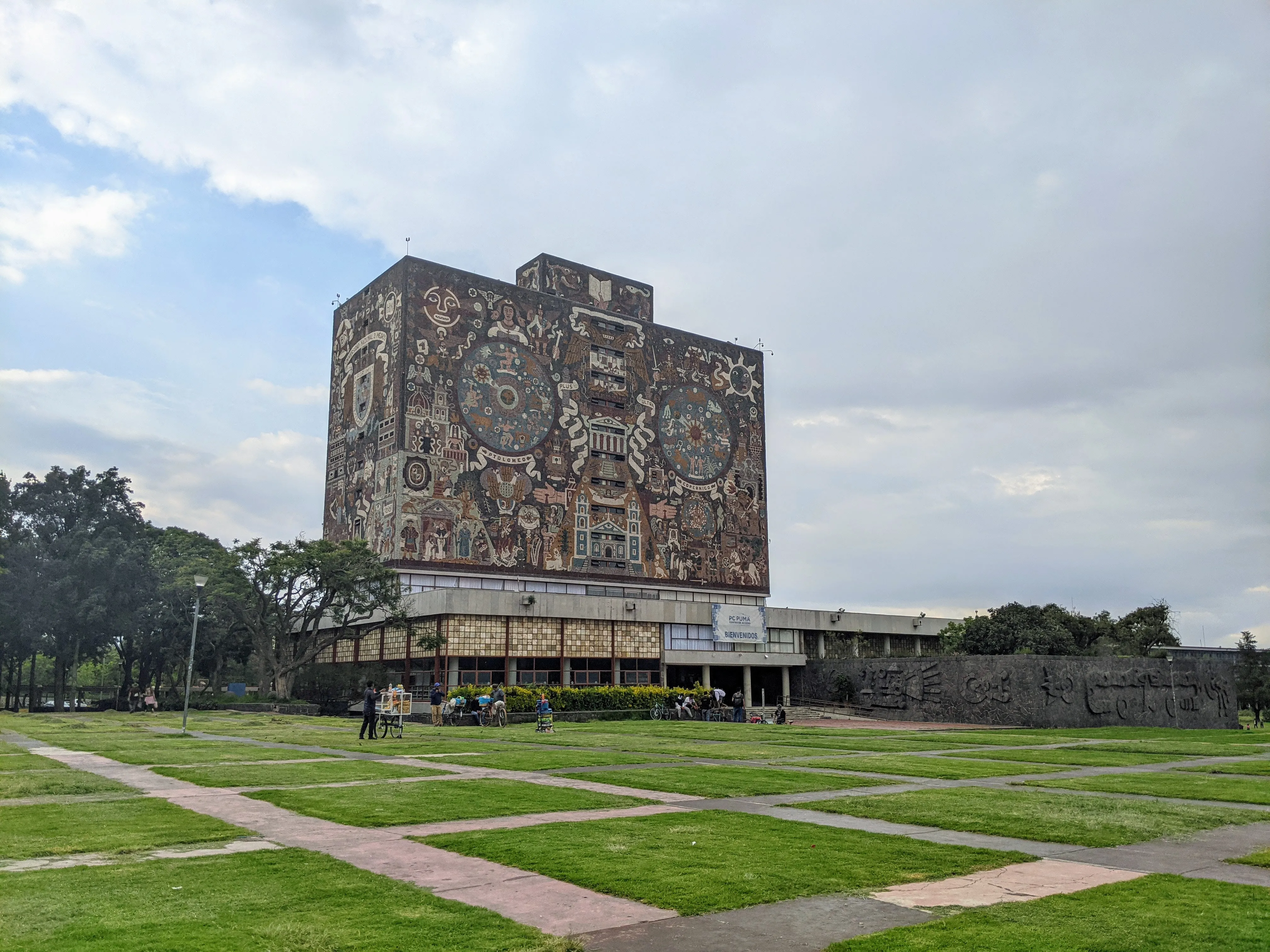 library yard.CG1 flSm.jpg