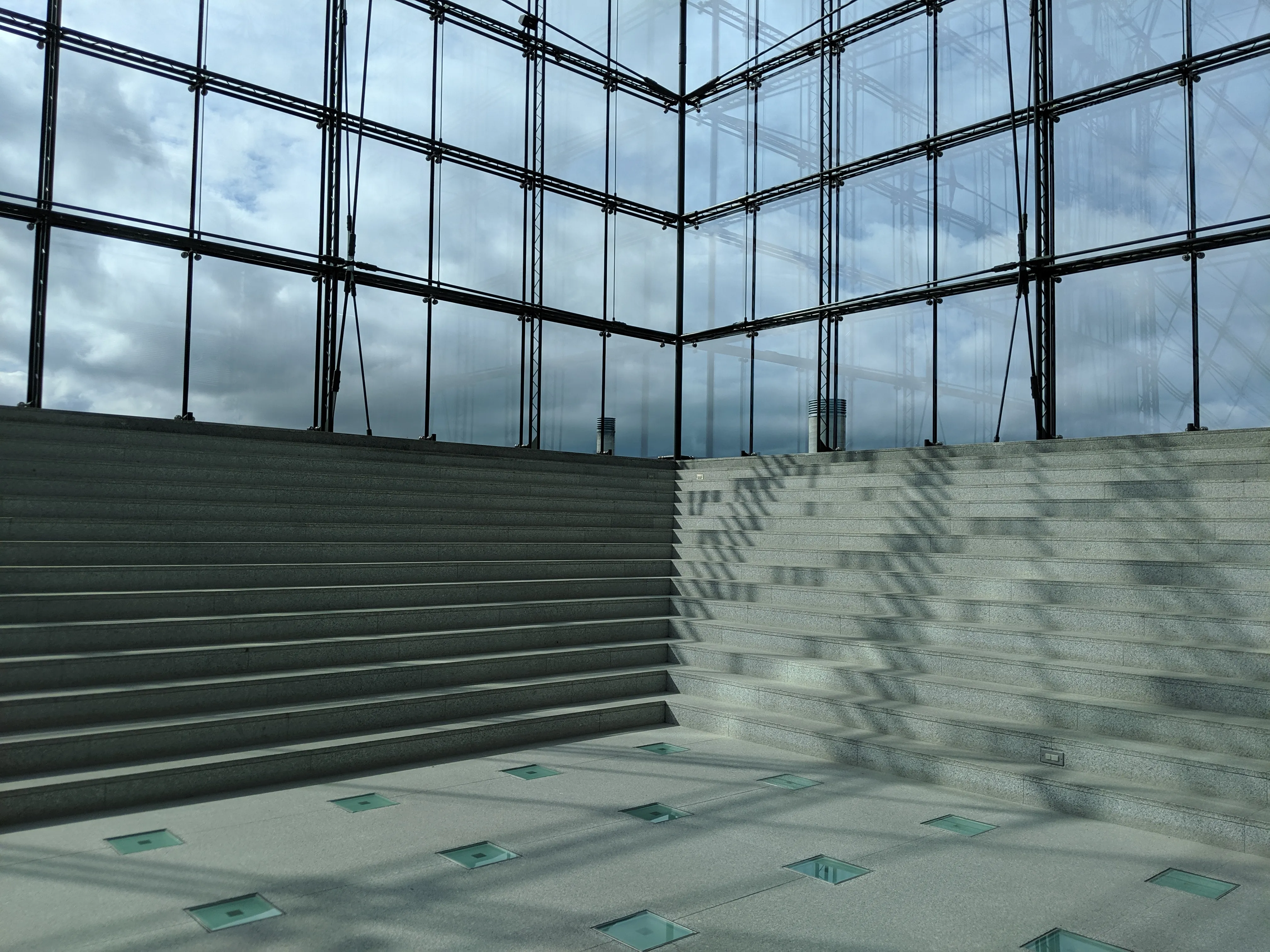 moerenuma pyramid interior.DFbSxPE6.jpg