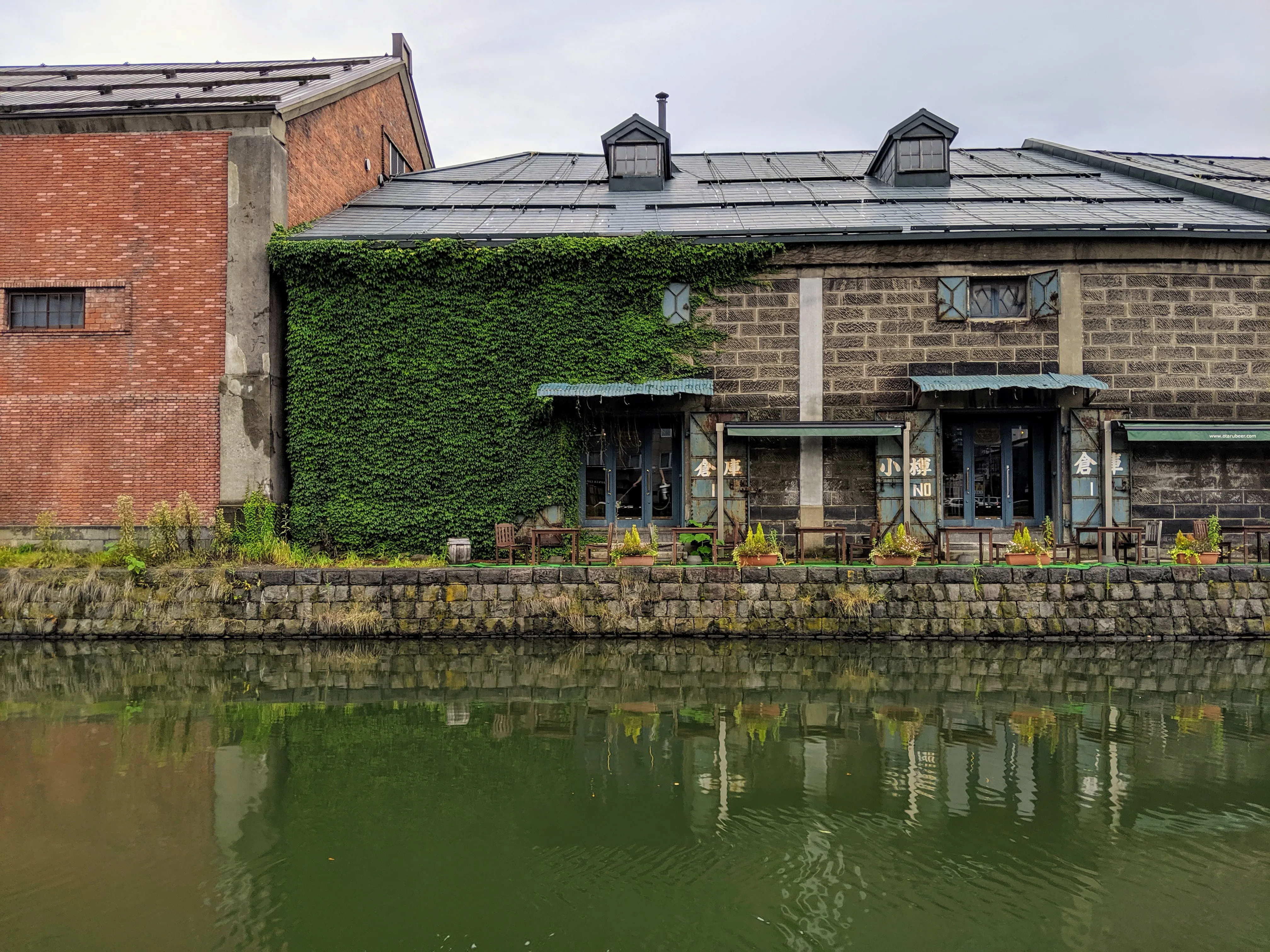 otaru reflection.DE6YwR27.jpg