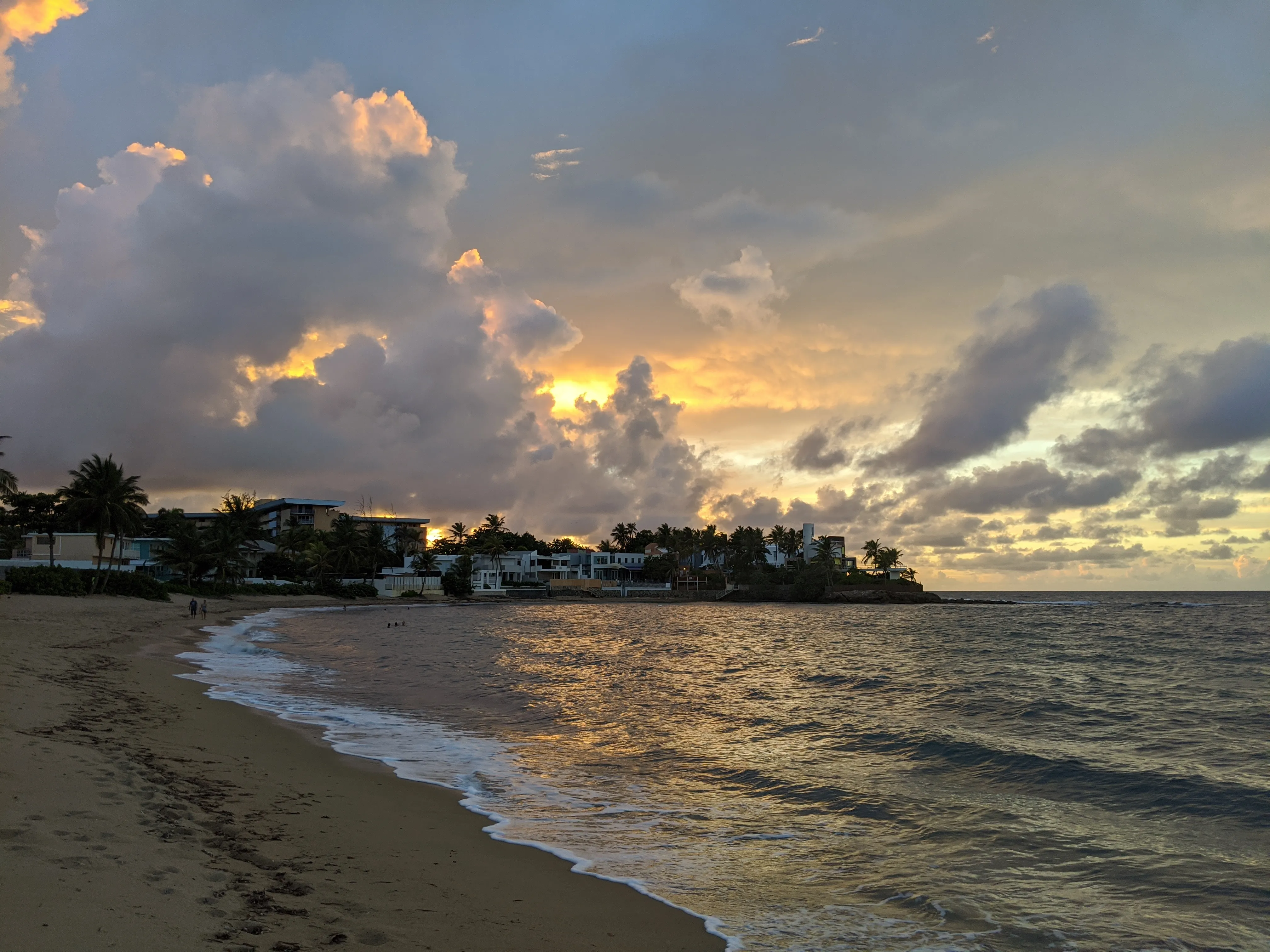 pr beach day.RDEzS9So.jpg