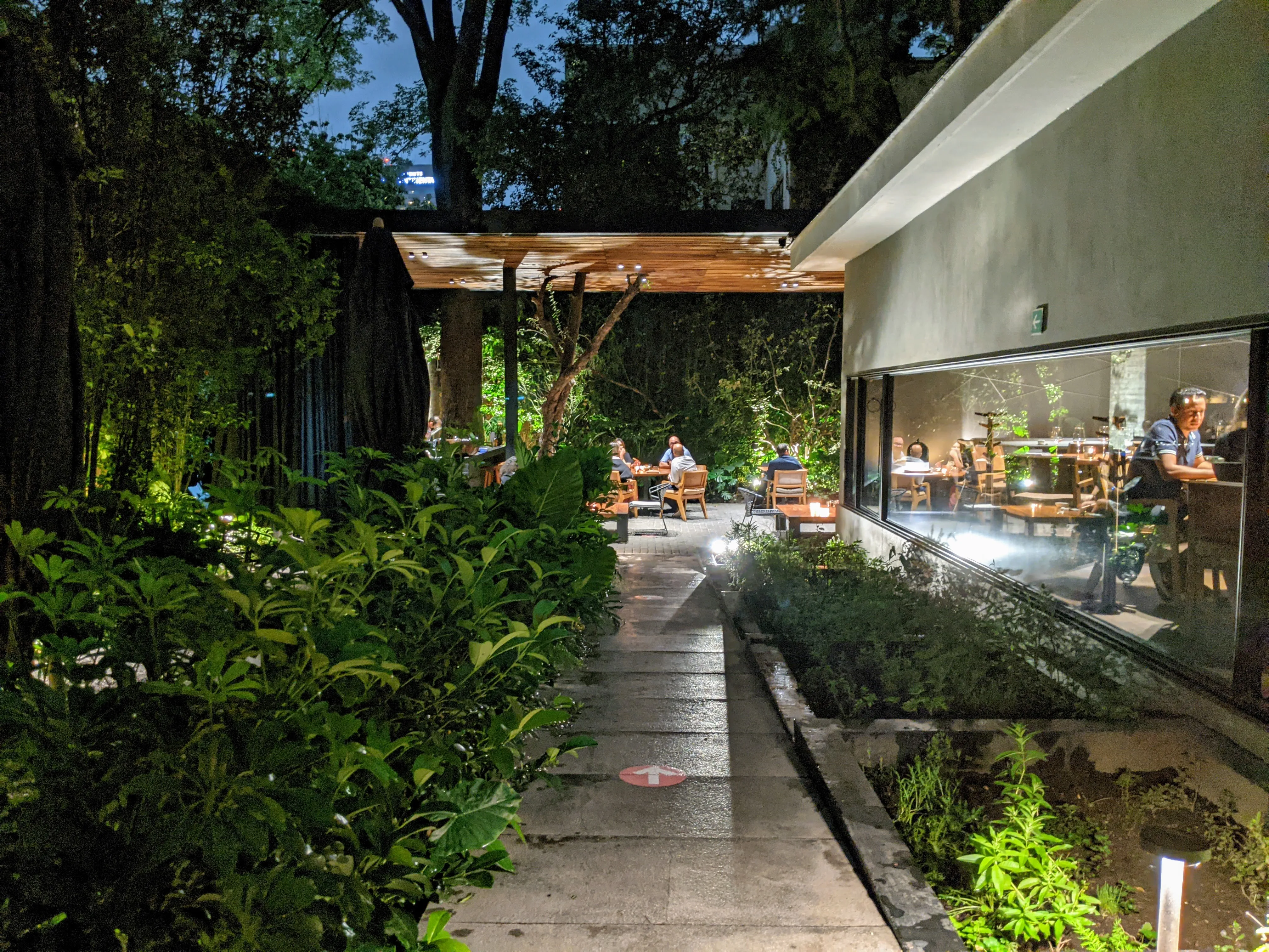 pujol patio.0R QrgNJ.jpg