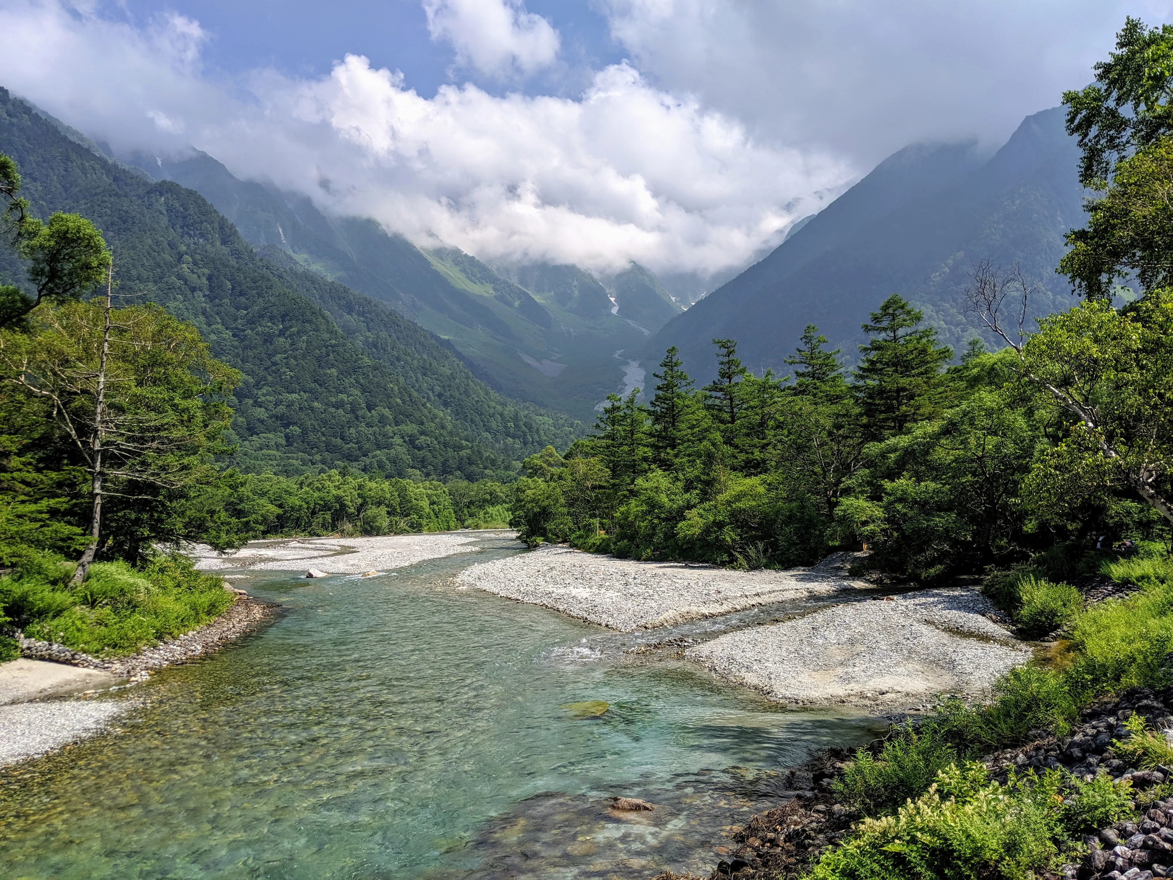 river mountain.DCLl98lp.jpg