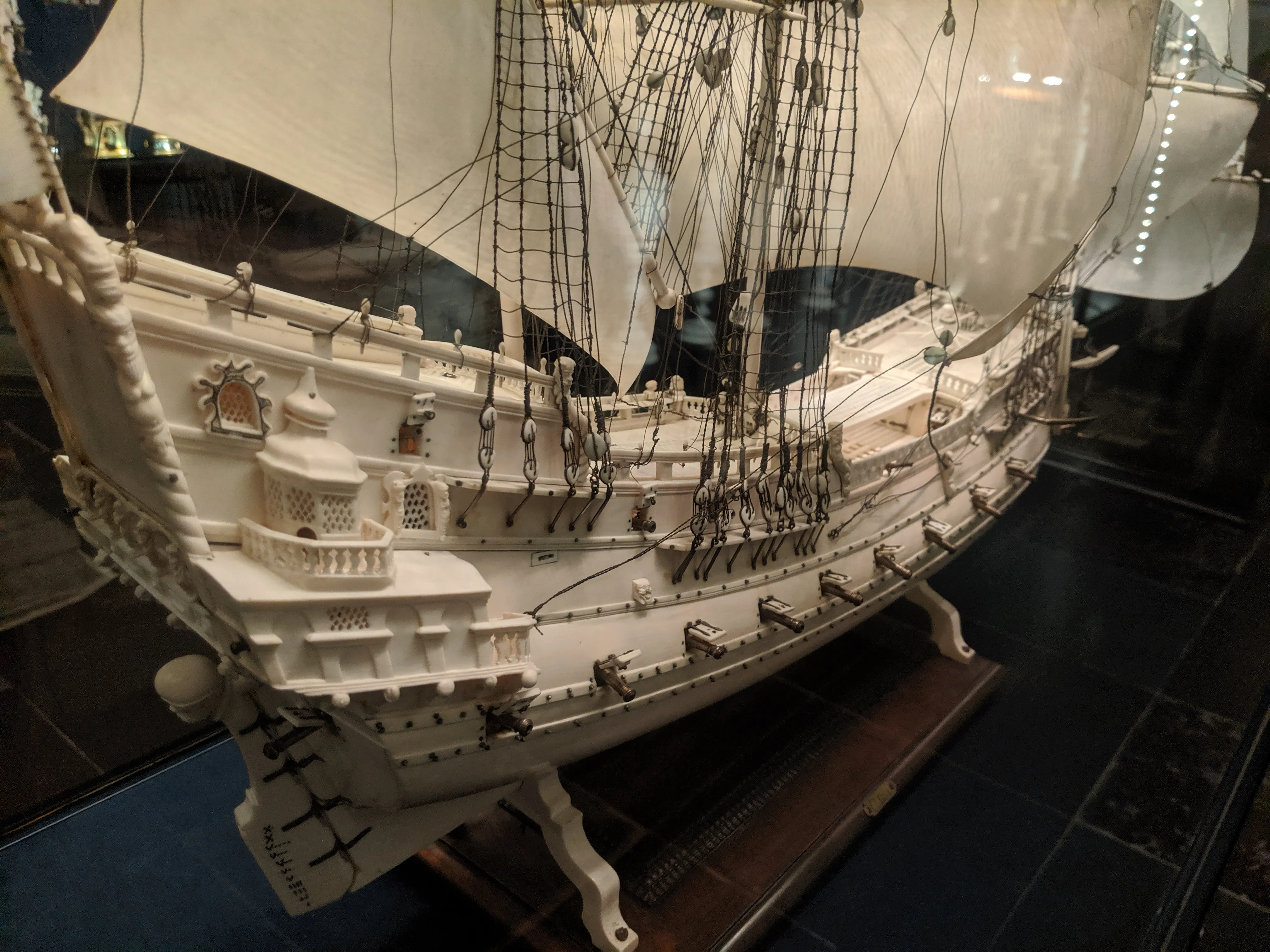 rosenborg ivory ship.DQXmbZrF.jpg
