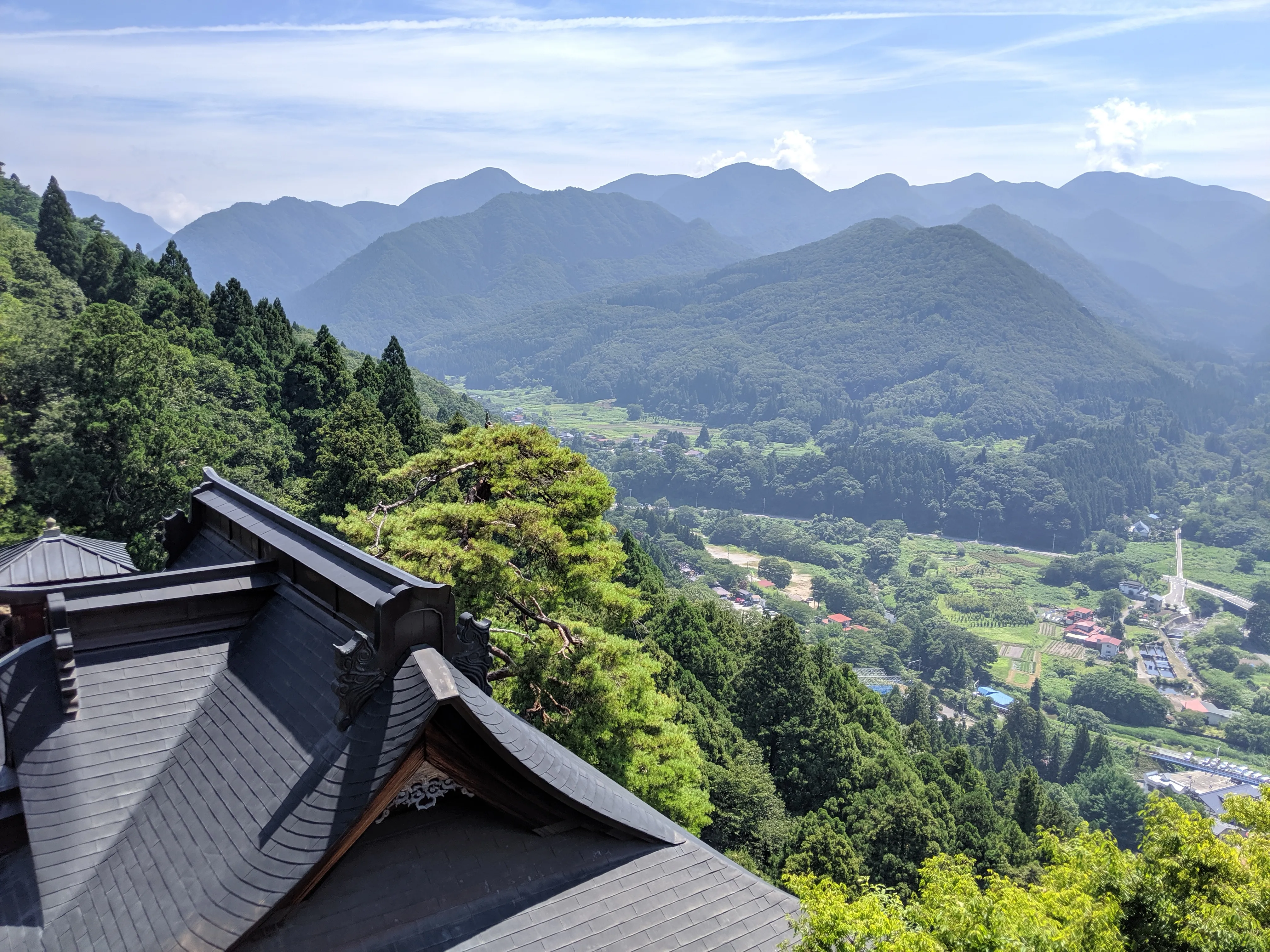 shrine above.SU95o7 W.jpg