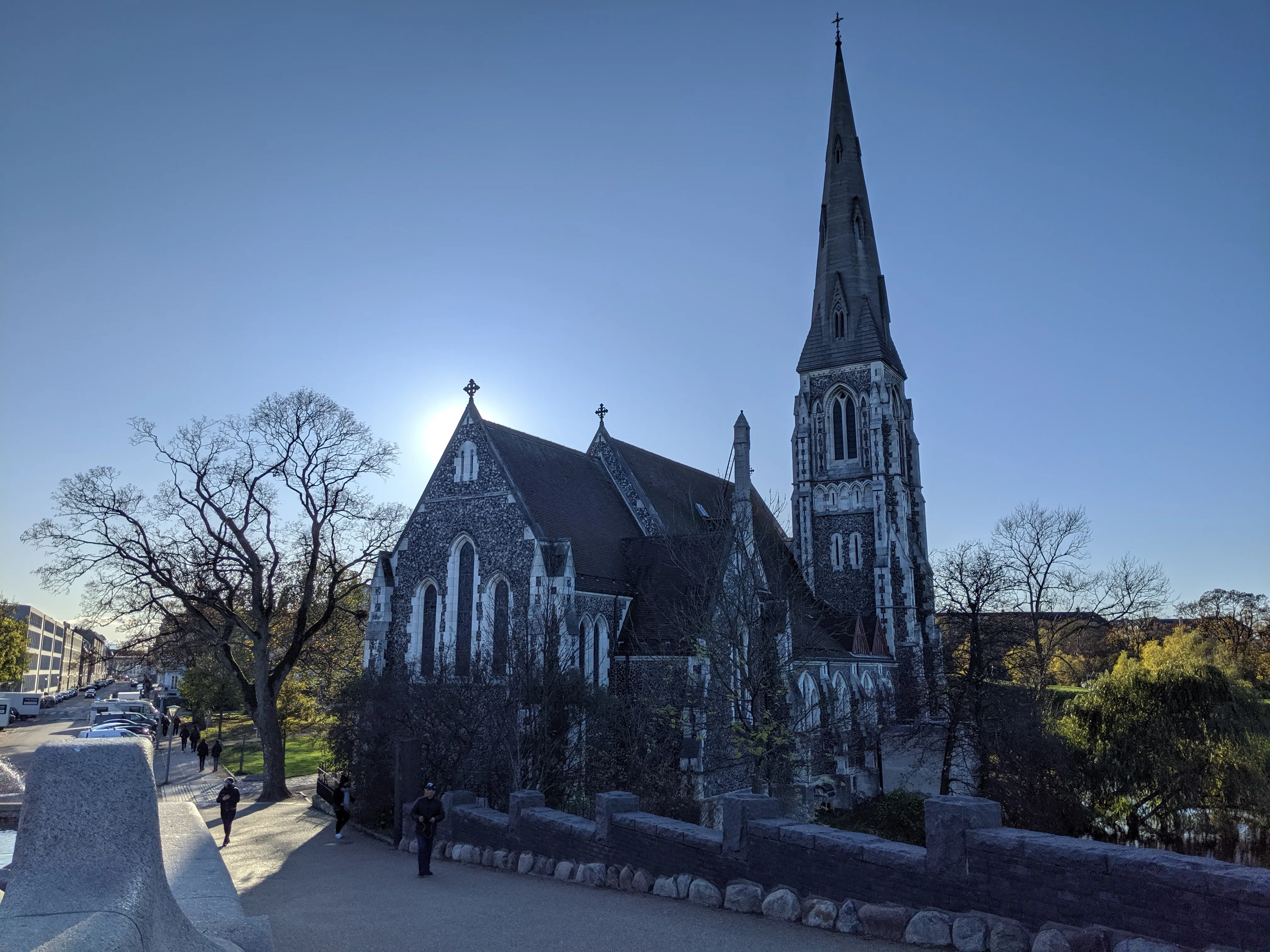 st albans church sun.YwoVBMWM.jpg