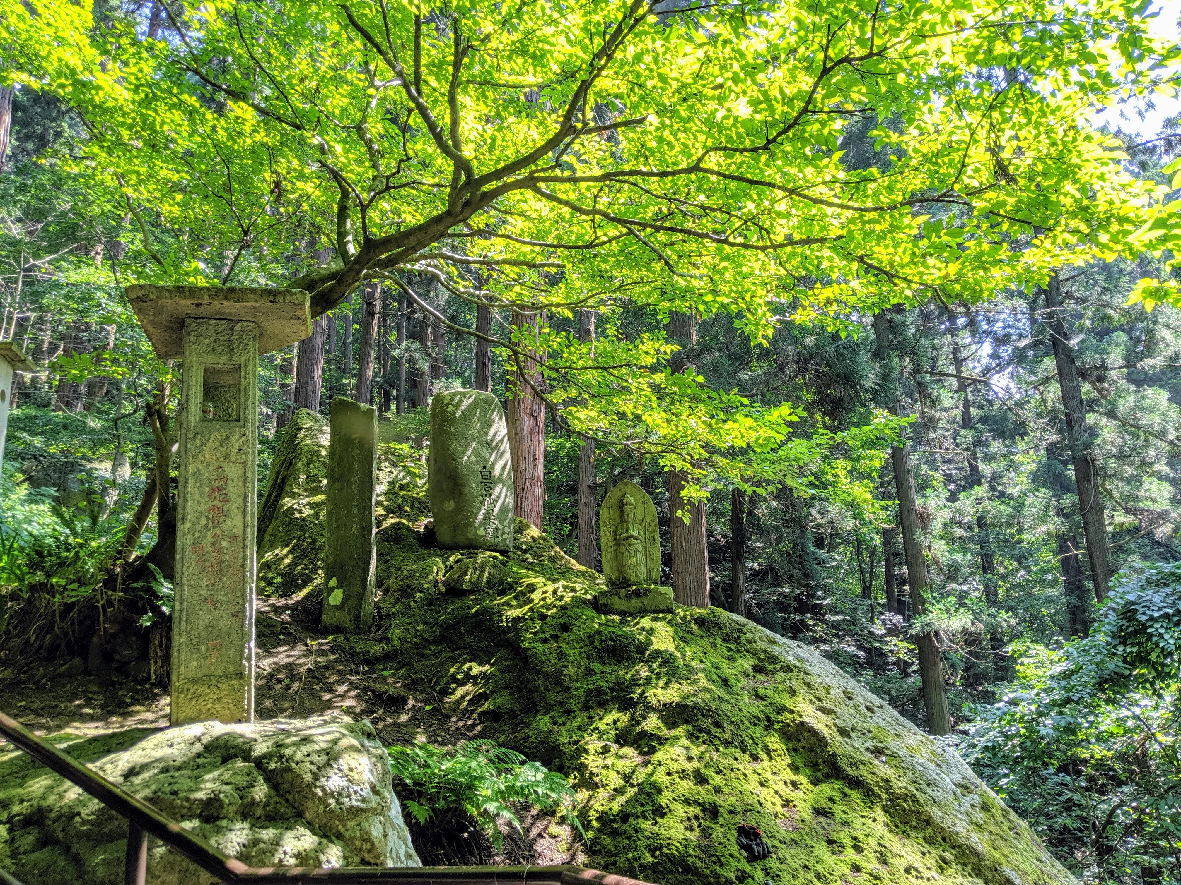 statues large.03L5H7fM.jpg