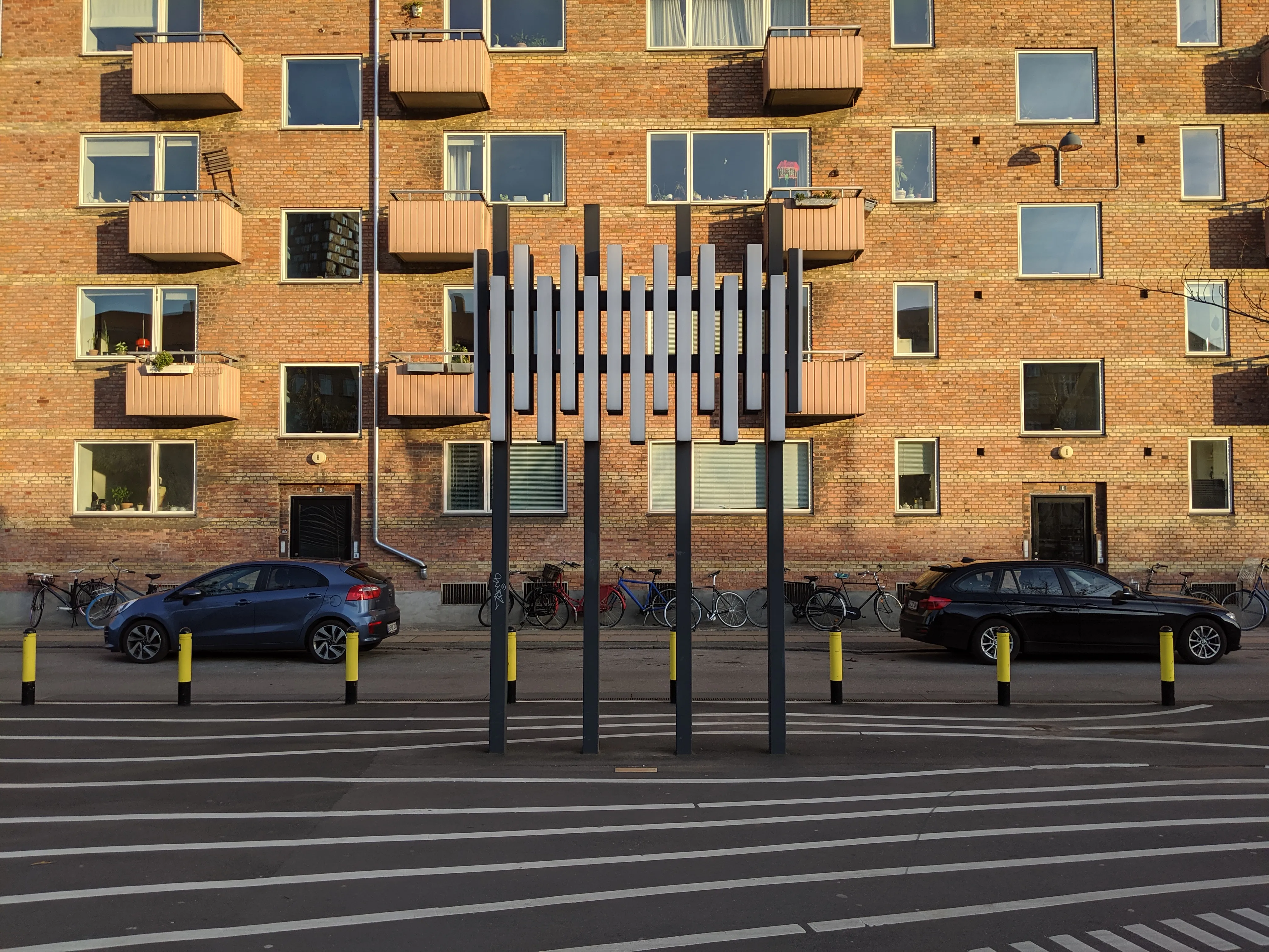 superkilen statue.Nb6vggMm.jpg