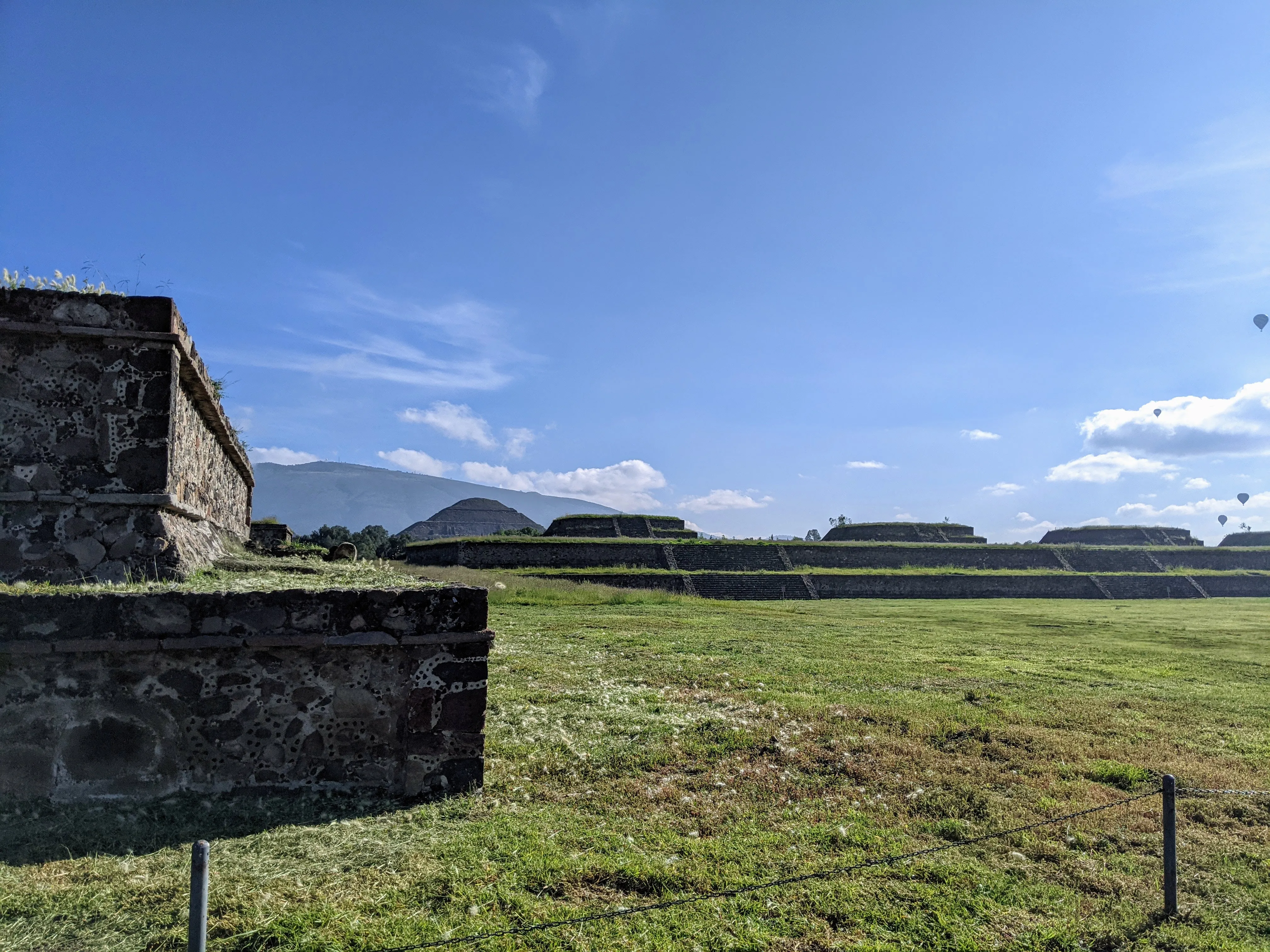 teotihuacan courtyard.BLWfH5GR.jpg