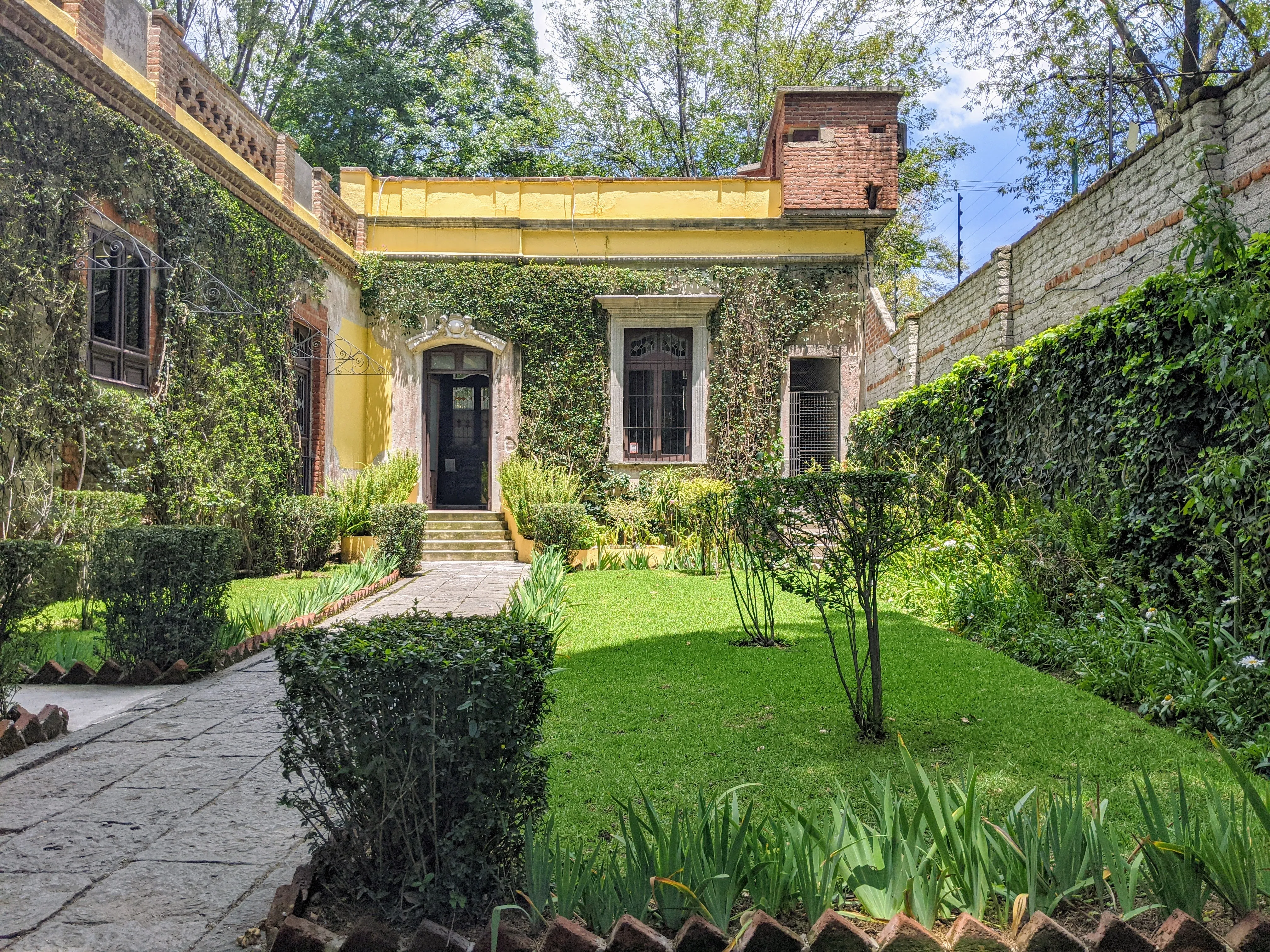 trotsky house.DsNXwipO.jpg